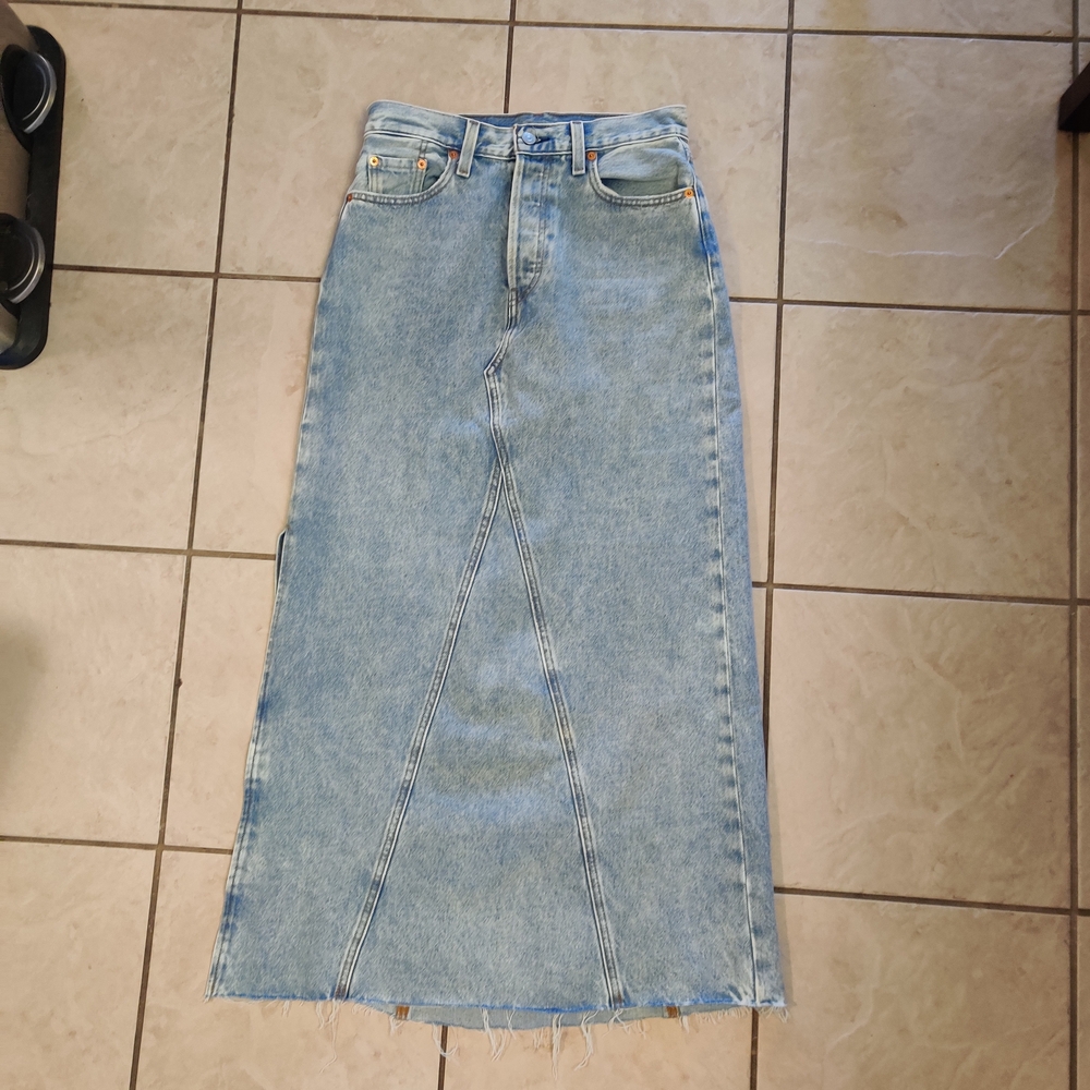 Levi's Iconic Denim Maxi Skirt EUC - Picture 4 of 11